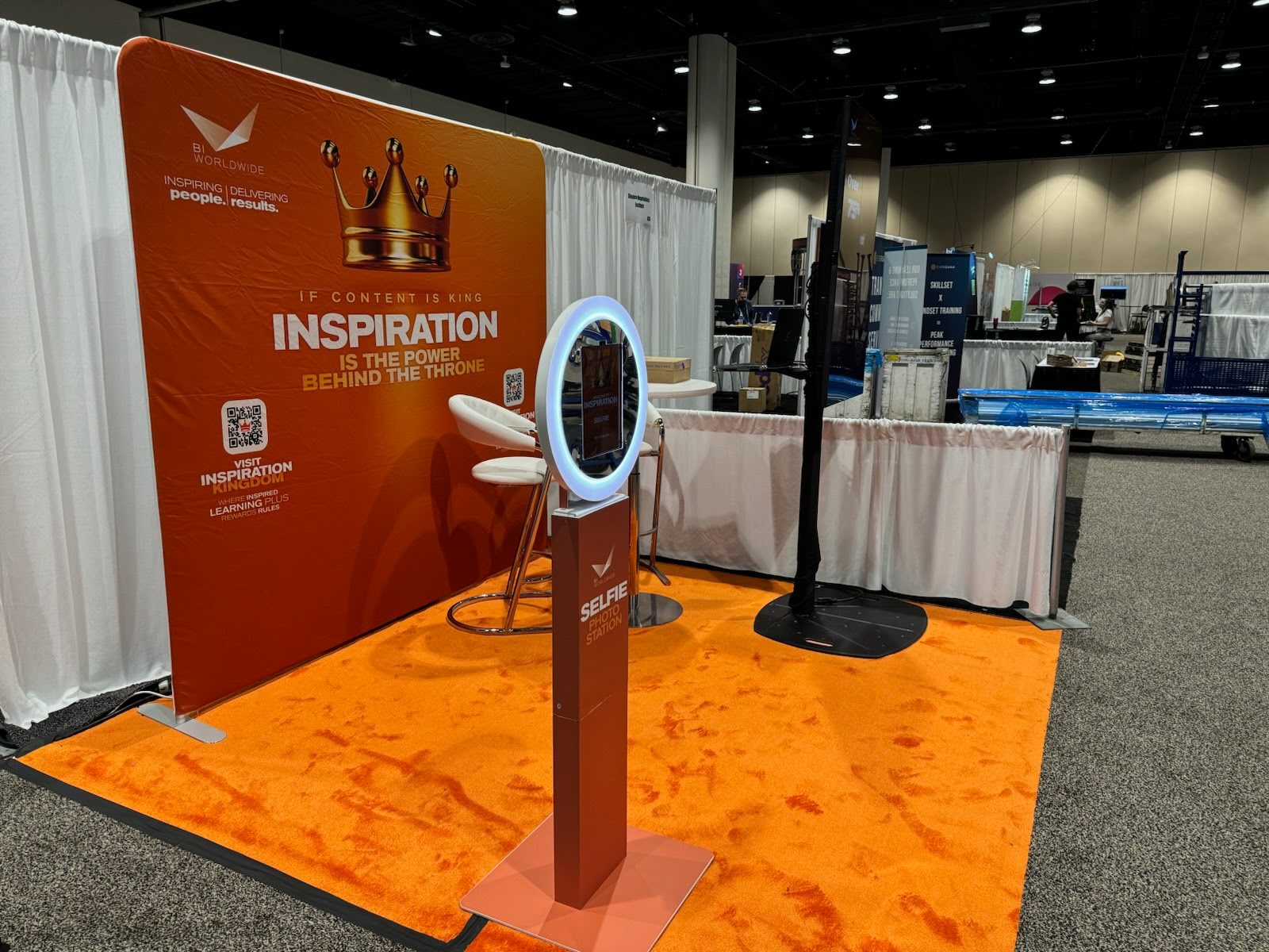 How to Drive Trade Show Engagement with Interactive Digital Kiosks ...